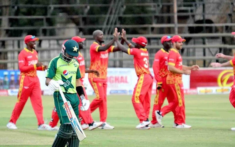 T20 WC Pak vs Zim: जिम्बाब्वे ने पाकिस्तान के सेमिफाइनल में आने की राह को बनाया मुश्किल, साउथ अफ्रीका के साथ होगा ‘डू एंड डाई वाला’ मुकाबला