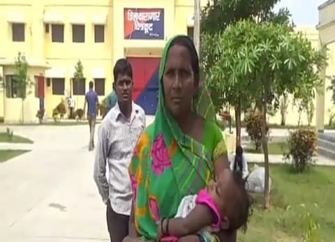 Up News-uttar-pradesh:chitrakoot-chitrakoot-woman-jailed-for-assaulting-police-now-family-members-are-requesting-to-send-6-month-old-girl-to-jail-too
