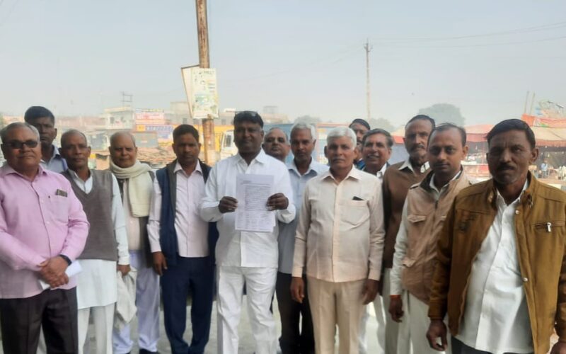 Aligarh News: नगर पंचायत रद्द करने के विरोध में फिर खड़ा होगा टप्पल आंदोलन! विरोध में सामने आए ग्रामीण