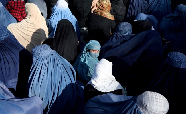 Afghanistan News: पढ़ाई पर प्रतिबंध के बाद अफगानी महिलाओं ने कहा हम इतने बदकिस्मत हैं, काश हम पैदा ही नहीं होते