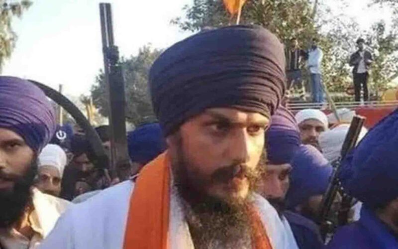 Amritpal Arrested: जालंधर से खालिस्तानी समर्थक अमृतपाल सिंह को पंजाब पुलिस ने हिरासत में लिया, 6 साथियों को भी किया गिरफ्तार