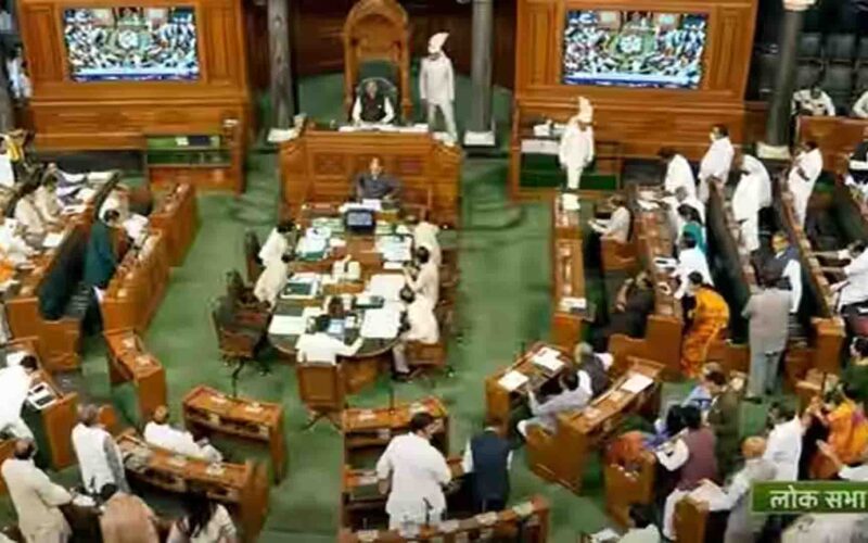 Parliament Session Adjourned: राहुल गांधी का लंदन में देश का अपमान करने पर संसद में बवाल, दोनों सदन कल तक के लिए स्थगित