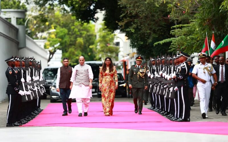 Defence News: भारत के रक्षा मंत्री राजनाथ सिंह की तीन दिवसीय यात्रा शुरू, मालदीप और भारत की रक्षा-सुरक्षा के क्षेत्रों पर करेंगे बातचीत