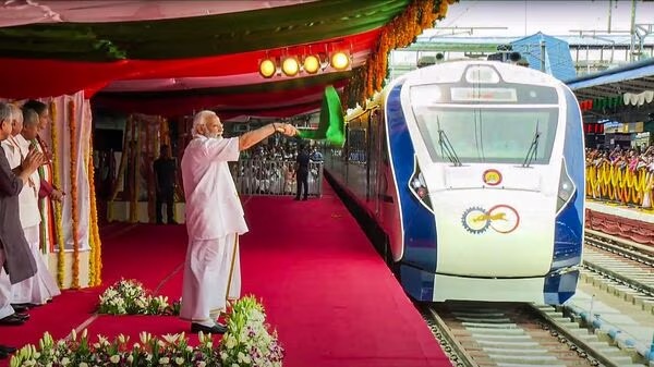 Vande Bharat Express: प्रधानमंत्री नरेंद्र मोदी ने दी  5 नई वंदे भारत ट्रेनों की सौगात
