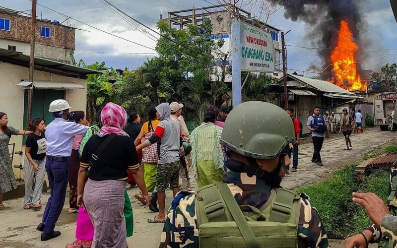 Manipur Violence: क्यों जल रहा है मणिपुर? नहीं थम रही हिंसा, दो लोगों की मौत