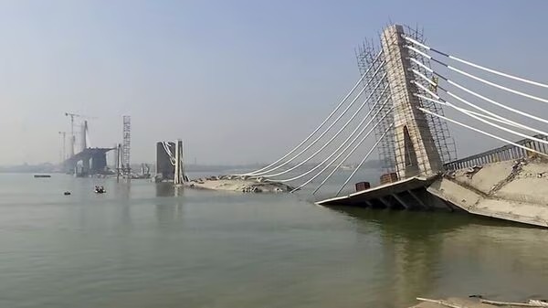 Bhagalpur Bridge Collapse: भागलपुर में पुल हुआ था ध्वस्त, किसने किसको ठहराया जि़म्मेदार पढ़िए पूरी रिपोर्ट