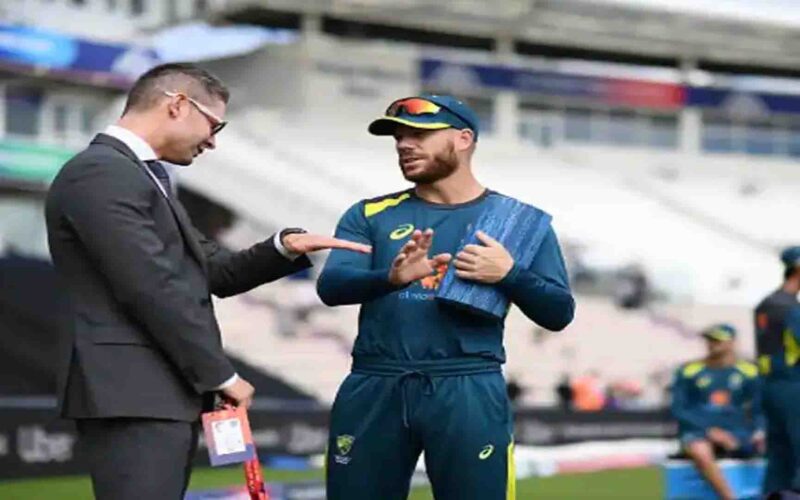 Australia Cricket Team: डेविड वॉर्नर की होगी छुट्टी क्लार्क ने बताया कौन है ओपनिंग विकल्प