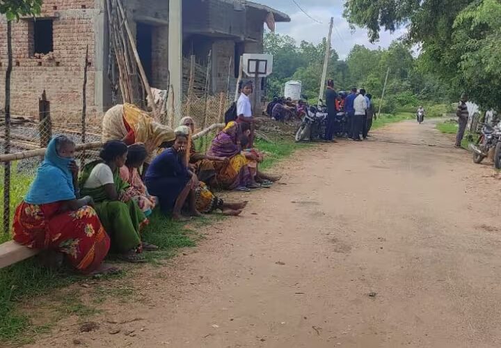 Jharkhand News: नेतरहाट में नक्सलियों का आतंक,5 ग्रामीण के हाथ-पैर बांधकर 2 घंटे का पीटा, एक की मौत