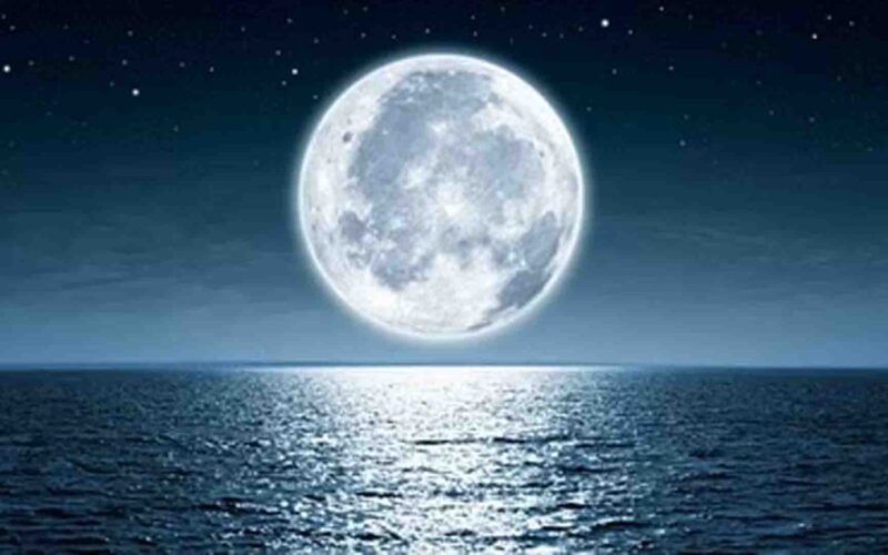 Blue Moon: 30 अगस्त को दिखेगा आसमान में अद्भुत नजारा, चंद्रयान-3 भी बनेगा गवाह जानें क्या है ब्लू मून?