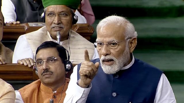 PM Modi: I.N.D.I.A द्वारा लाए अविश्वास प्रस्ताव पर सदन में पीएम मोदी ने तोड़ी चुप्पी, विपक्षियों की कर दी बोलती बंद