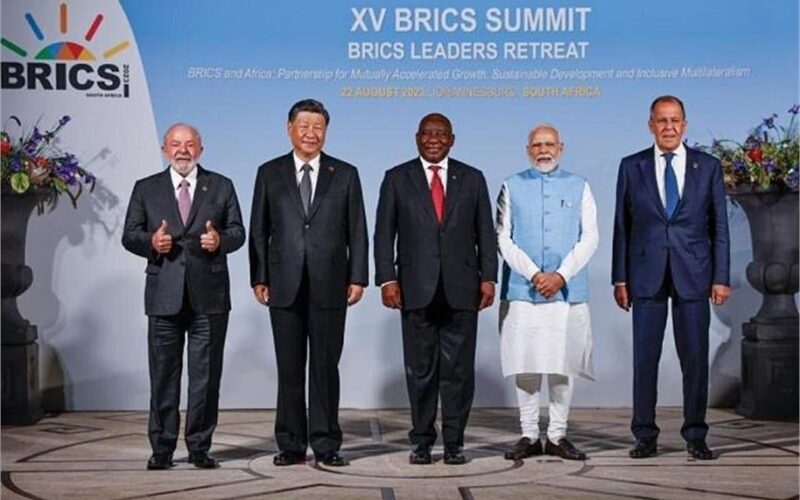 BRICS: सऊदी,UAE समेत BRICS में हुए 6 देश शामिल , PM मोदी की मौजूदगी में बड़ा फैसला द.अफ्रीका के राष्ट्रपति का ऐलान