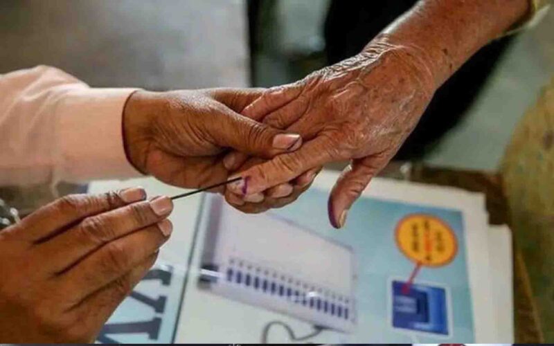 Rajasthan Election 2023: राजस्थान में चुनाव आयोग की नई पहल पहली बार दिव्यांग और बुजुर्ग मतदाता घर बैठे कर सकते है मतदान