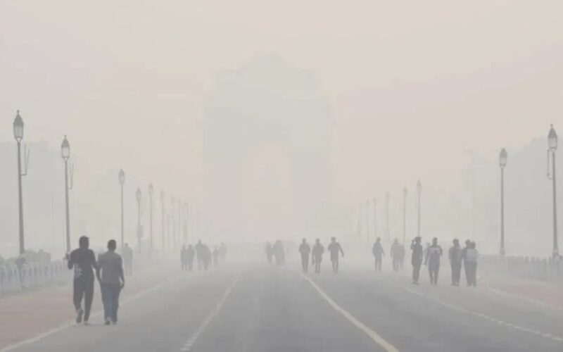Weather News: दिल्ली में बढ़ा प्रदूषण मौसम का बदला मिजाज़, जानिए क्या रहीं एयर क्वालिटी
