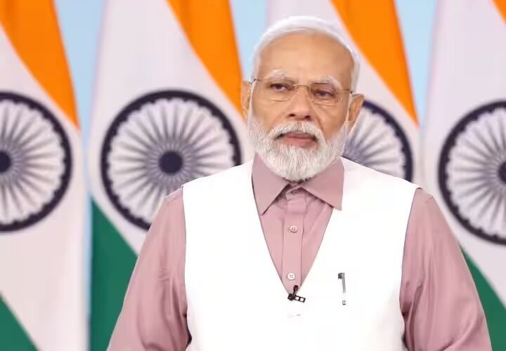 PM Modi: प्रधानमंत्री ने युवाओं के रोजगार का खोला पिटारा, बांटे 51 हजार नियुक्ति पत्र; कहा- “नौकरी ढूंढना हुआ आसान”