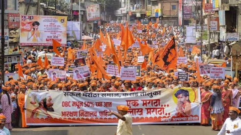 Maratha Reservation: महाराष्ट्र में आंदोलन के चलते लगा कर्फ्यू , कई जिलो में हालात गंभीर; इंटरनेट सेवाएं बंद