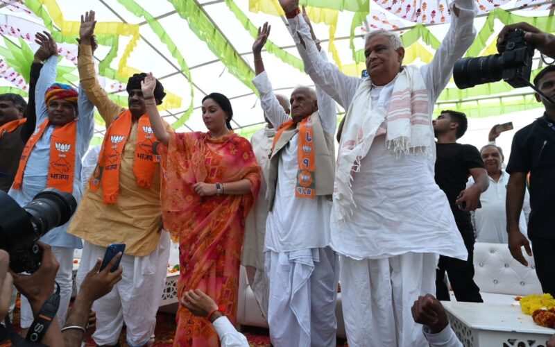 Rajasthan Election 2023: सवाई माधोपुर में हुई चुनाव से पहले रैली, डॉ किरोड़ीलाल मीणा के नामांकन में शामिल हुई दिया कुमारी