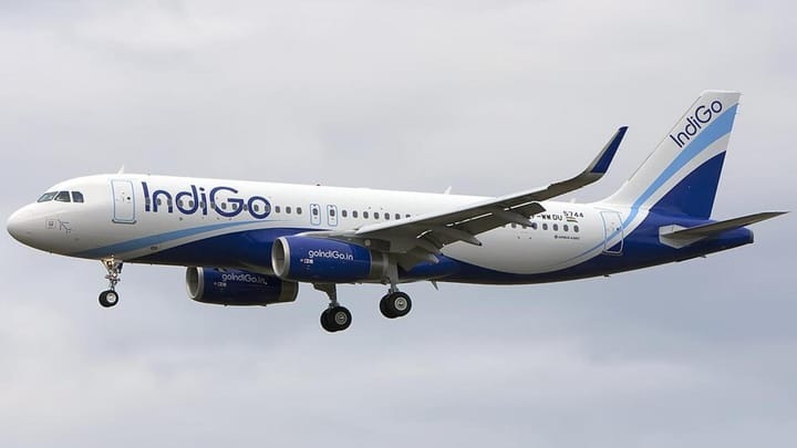 Indigo: नशे में धुत एक यात्री ने इंडिगो फ्लाइट की एयर होस्टेस से की छेड़छाड़, पुलिस ने किया गिरफ्तार