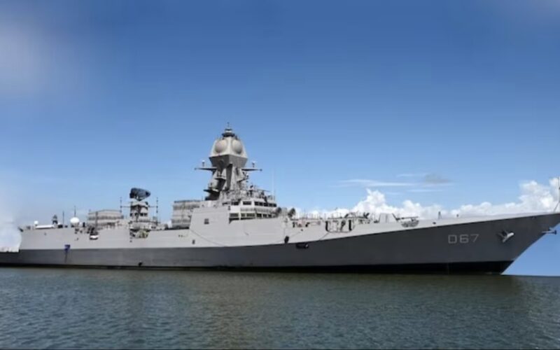 Indian Navy: व्यापारिक जहाज पर ड्रोन से हमला, भारतीय नौसेना ने किए तीन युद्धपोत तैनात