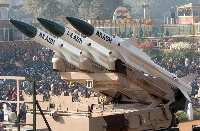 Akash missile: आर्मेनिया के बाद ब्राजील, मिस्र और फिलीपींस में दुश्मनों को तबाह करेगी आकाश मिसाइल, भारत के ब्रह्मास्त्र की मुरीद हुई दुनिया