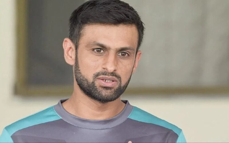 Shoaib Malik: तीन निकाह के बाद इस खिलाड़ी की बढ़ी मुश्किलें, मैच फिक्सिंग के आरोप में फंसे