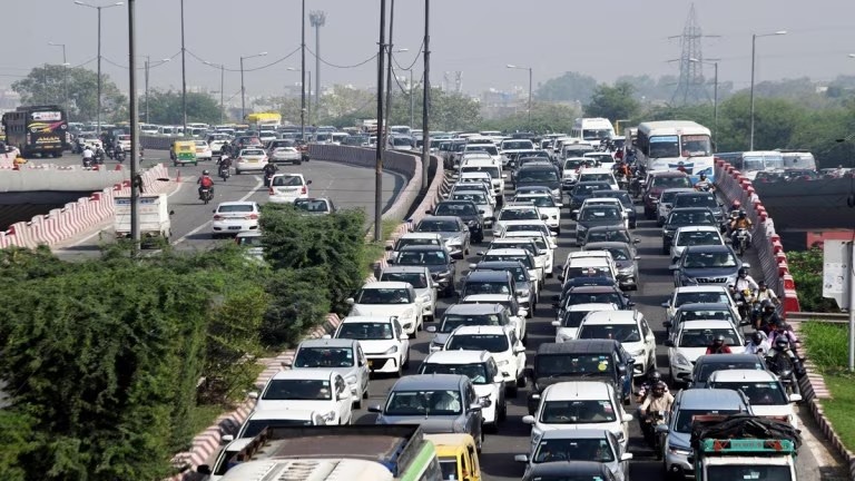 Delhi-NCR: रोड पर उतरे किसान कर रहे विरोध प्रदर्शन, पुलिस ने जारी की ट्रैफिक एडवाइजरी