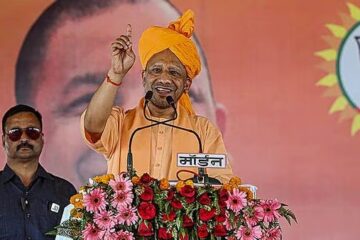 Loksabha Election 2024: UP CM योगी ने हल्द्वानी में जनसभा को किया संबोधित, कहा-“मोदी के नेतृत्व में एक भारत श्रेष्ठ भारत के दर्शन”