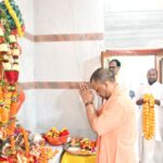 हनुमान जयंती पर योगी आदित्यनाथ ने शिव को नगरी काशी में  की पूजा अर्चना,सभी प्रदेशवासियों को दी शुभकामनाएं